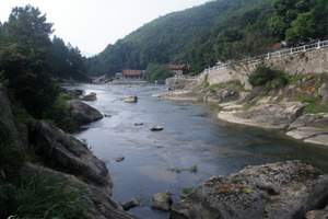 九鲤湖