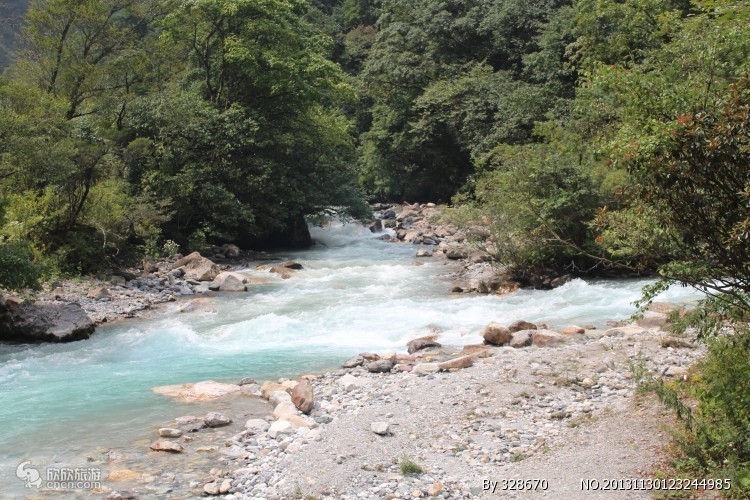 东拉山大峡谷
