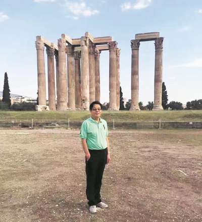 李明江：与诗做伴 远方更美