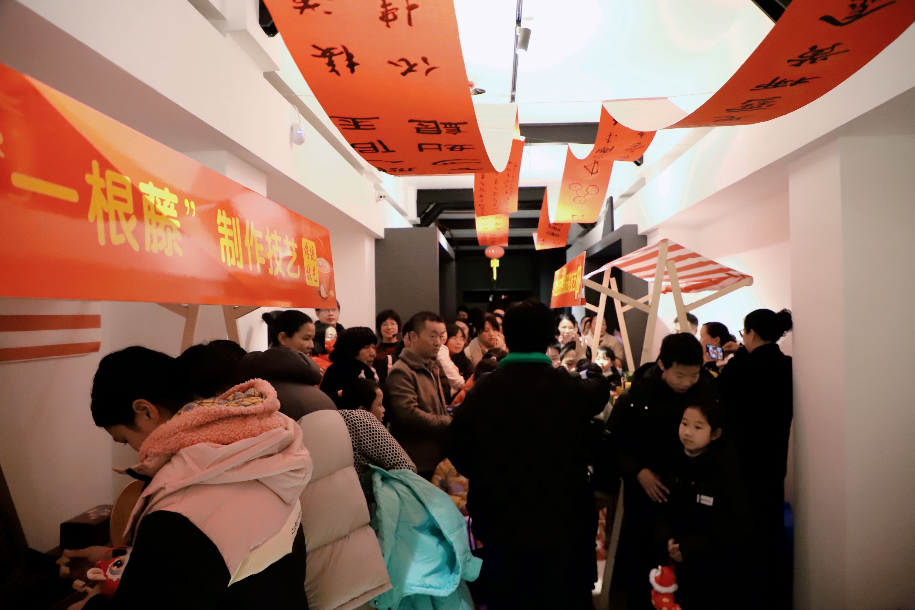 天台县博物馆里闹元宵：猜谜寻珍 非遗焕彩