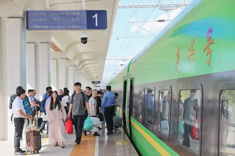 中老铁路发送旅客突破5000万人次