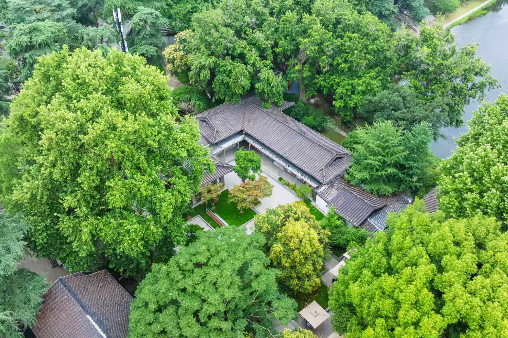 玄武湖景区里的“爱情打卡地”